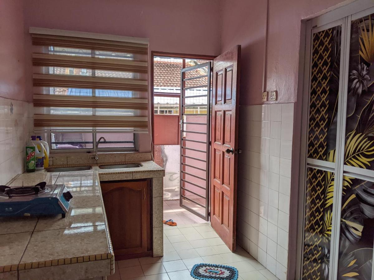 Aryani Homestay Kampong Kelemak Camera foto